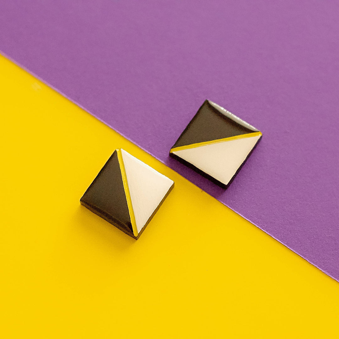 Blakc and White with yellow line small square earring 